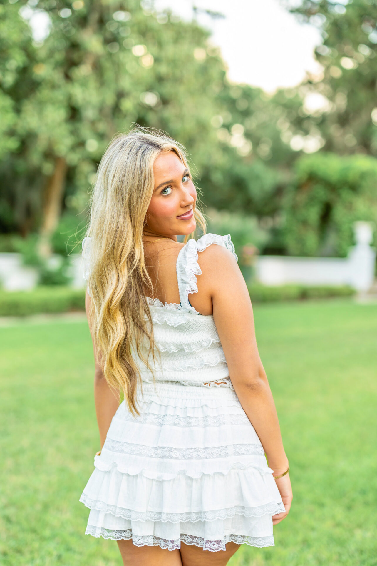 A girl in Jekyll Island for Senior Photoshoot