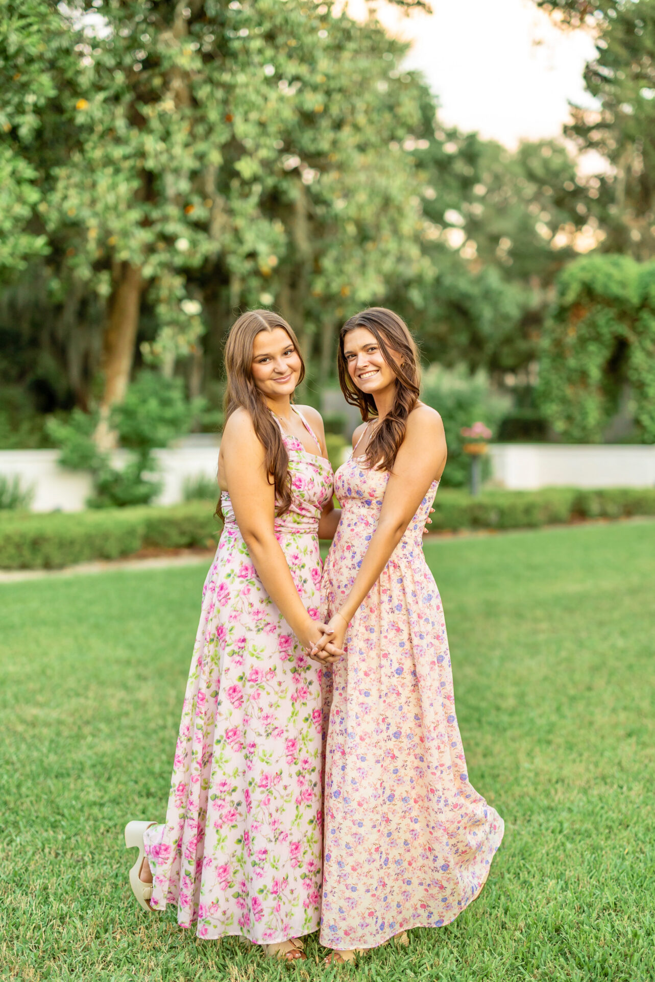 Girls in Jekyll Island for Senior Photoshoot